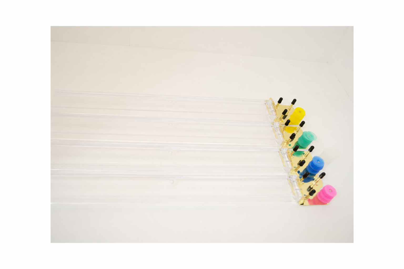 Clear Acrylic American Mahjong Racks with Money Holders – Set of 4, 18-Inch